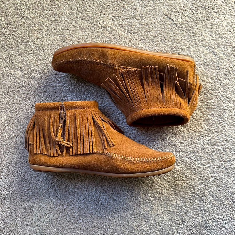 Minnetonka Fringe Hardsole Ankle Booties